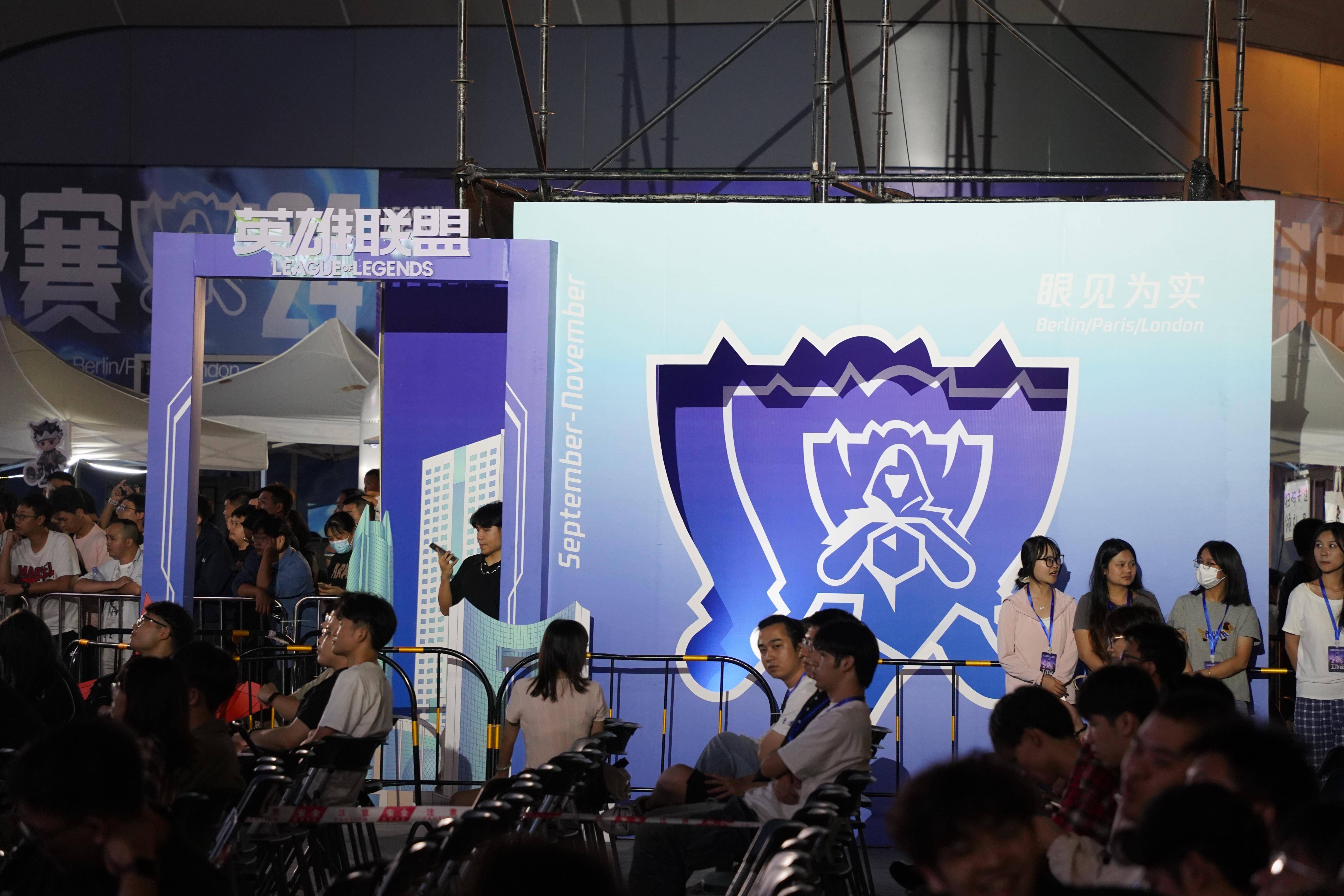 九游娱乐(jiuyou)官方网站-包含英雄联盟校园赛火热进行中，校园电竞热潮不断的词条